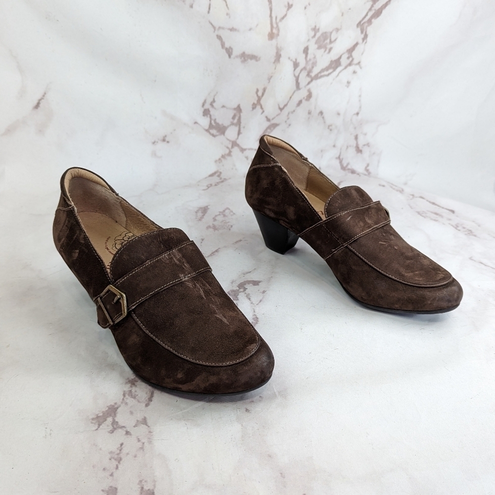 Taos Shoes Womens 10 42 Brown Suede Leather Heels Pumps Troubador Buckle